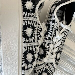 Stylish Black and White Women's Sneakers
